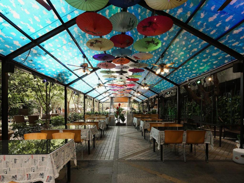 Royal Garden Hotel Kanton Exterior foto